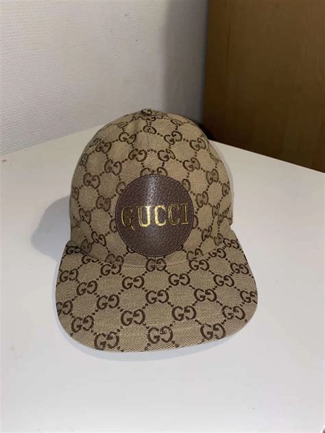 Comment reconnaître une vraie casquette Gucci .